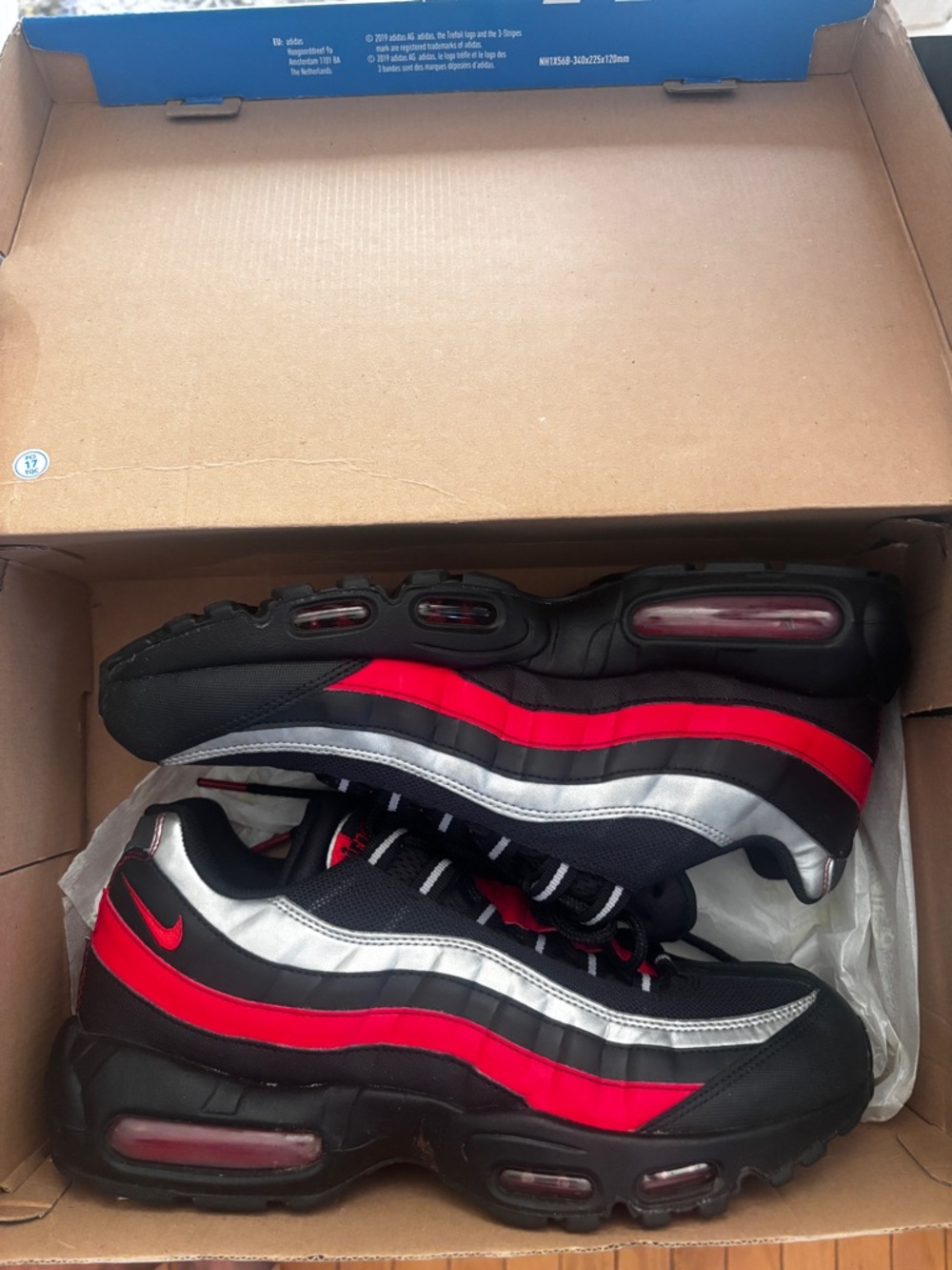 Nike Black, Red & Silver Men's Air Max Style Sneakers